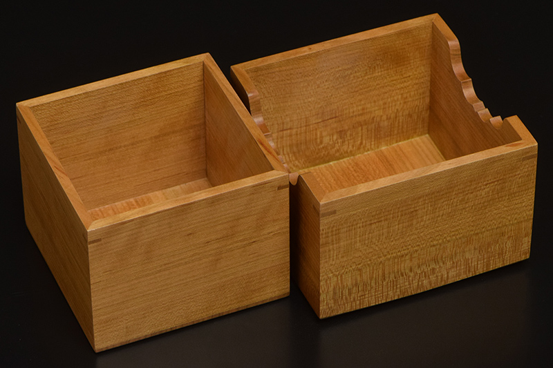 古谷石 紫檀の台座 桐箱 外箱 桜駒箱（上製） | 前川榧碁盤店