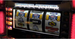 パチスロ懐かしい機種】ボーナス次ゲームに激熱演出！？衝撃的だった4