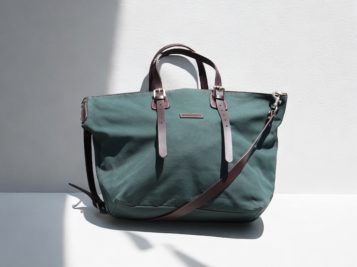 BAGS 】より快適で楽しい旅へ。洒落感ある大容量バッグをご紹介！ | E