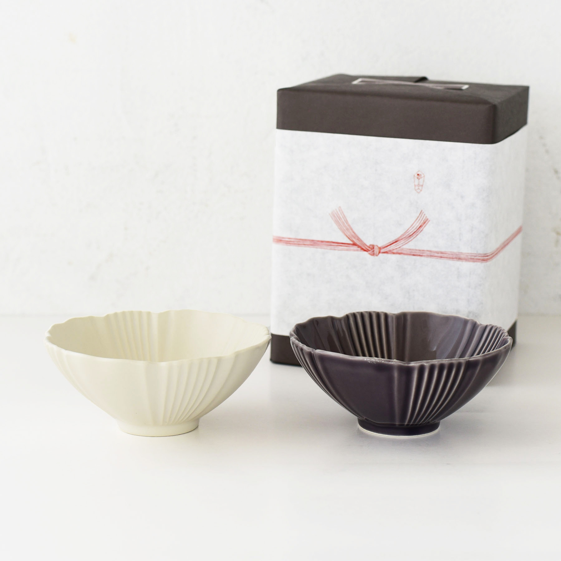 ギフトセット :: 引出物 :: ボウル2個セット(白マット・紫) /ふくら雀