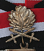 ドイツ軍 1957年Ver. 剣付柏葉章 (実物) 個人装備品 ドイツ軍 1957