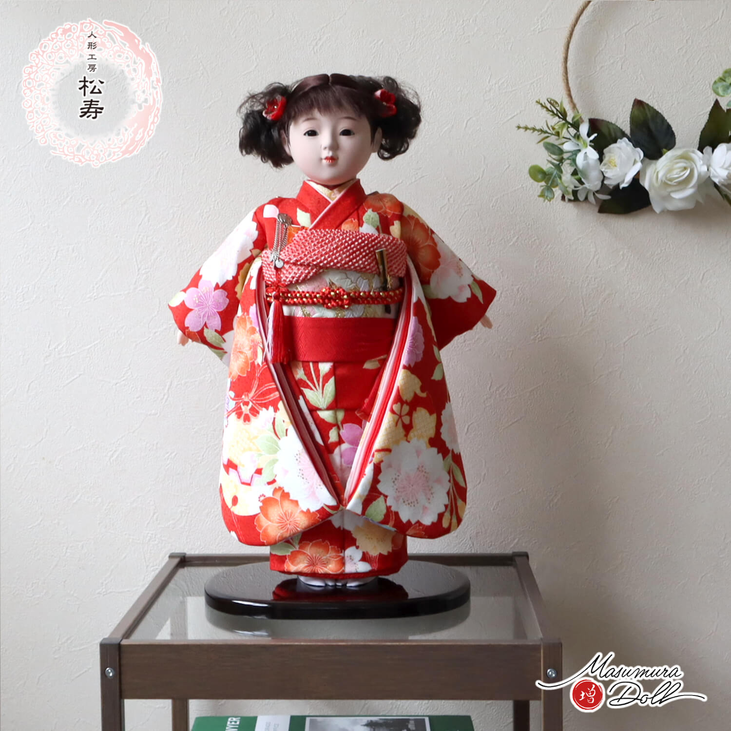 日本人形 ガラスケース入り 黒赤衣装