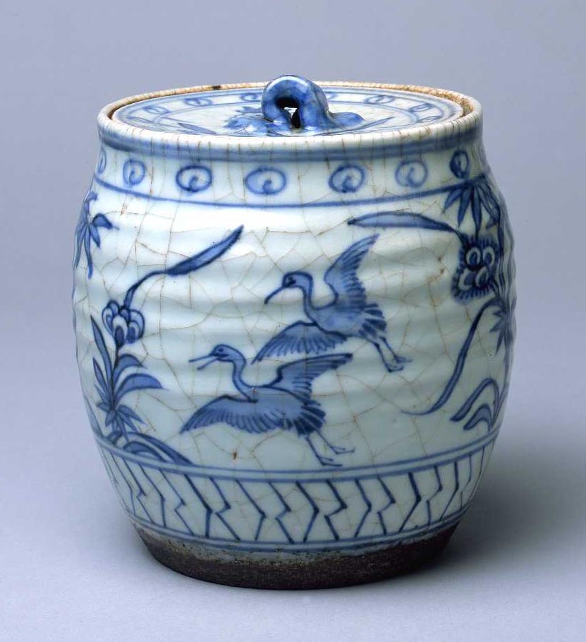 染付山水花鳥図水指 – 兵庫陶芸美術館 収蔵品データベース