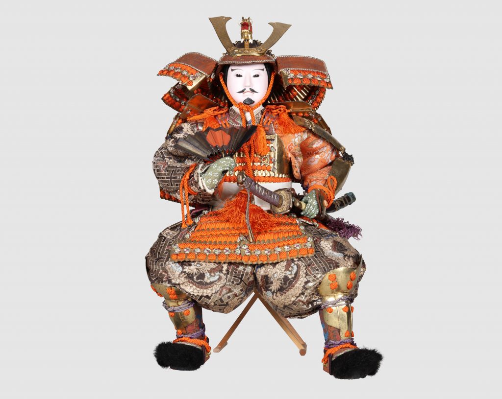伝統的な御所人形 武士の衣装