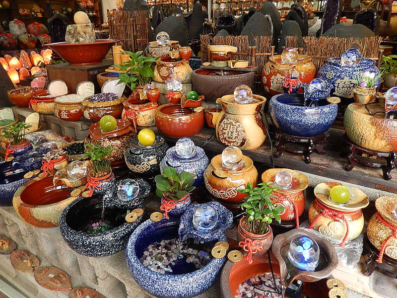 たくさんの陶器のお店がある「鶯歌陶瓷老街」陶芸体験もできるんです