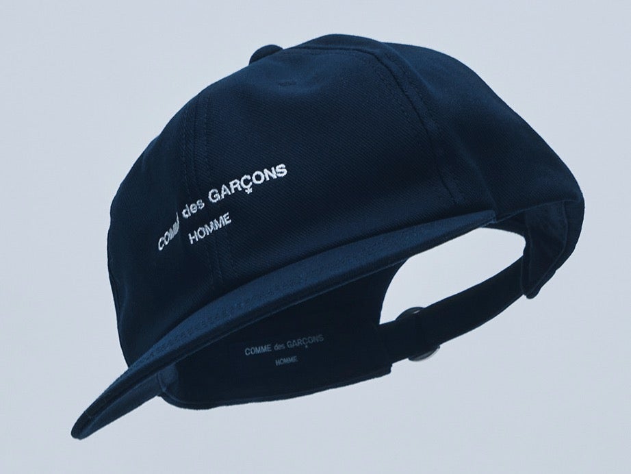 コム デ ギャルソン・オム」初のロゴキャップ、A.P.C. のサングラス…7