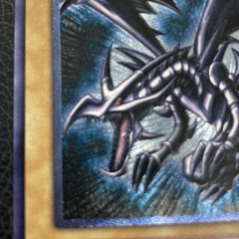 真紅眼の黒竜 レリーフ レッドアイズブラックドラゴン 親知らず 遊戯王