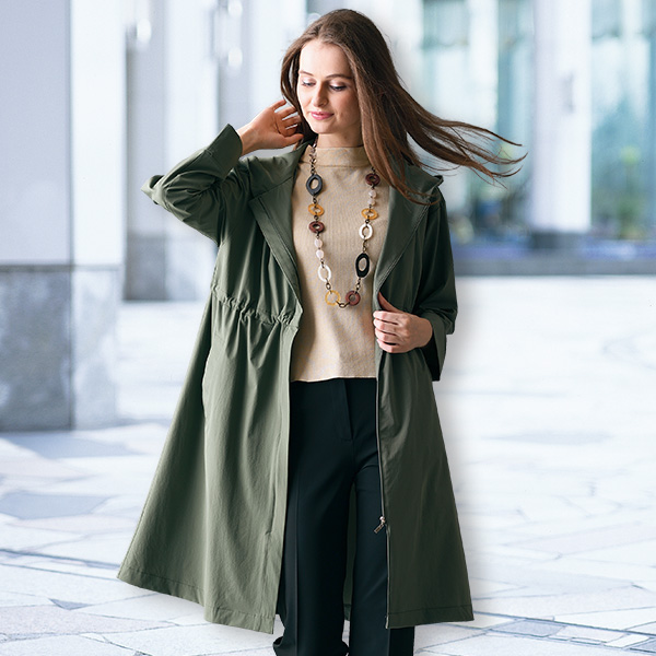 シルエットがきれいなフード付レインコート ポーチ付き | 京都通販