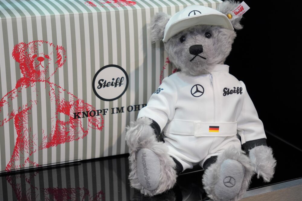 Mercedes-Benz × Steiff レーシングスーツ テディベア Mercedes-Benz