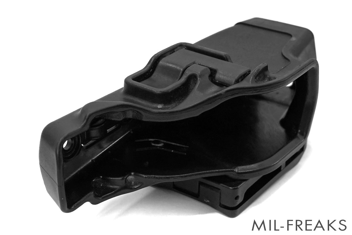 BLACKHAWK! TASER X26ホルスター ベルトクリップ式 右用 Amazon.co.jp