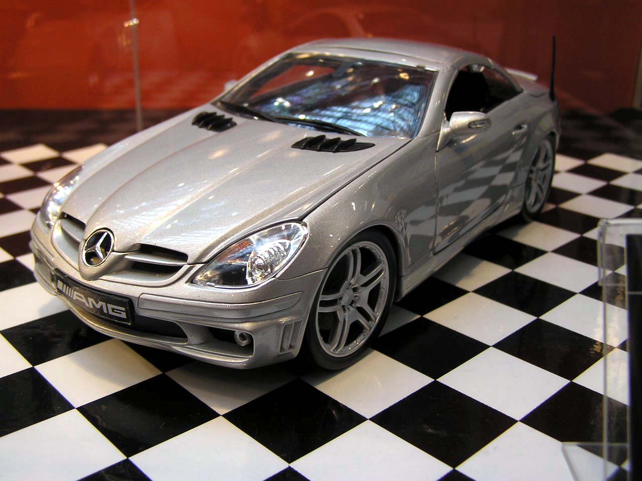 HOTWORKS（ホットワークス） インポートカーショー 2005 レポート