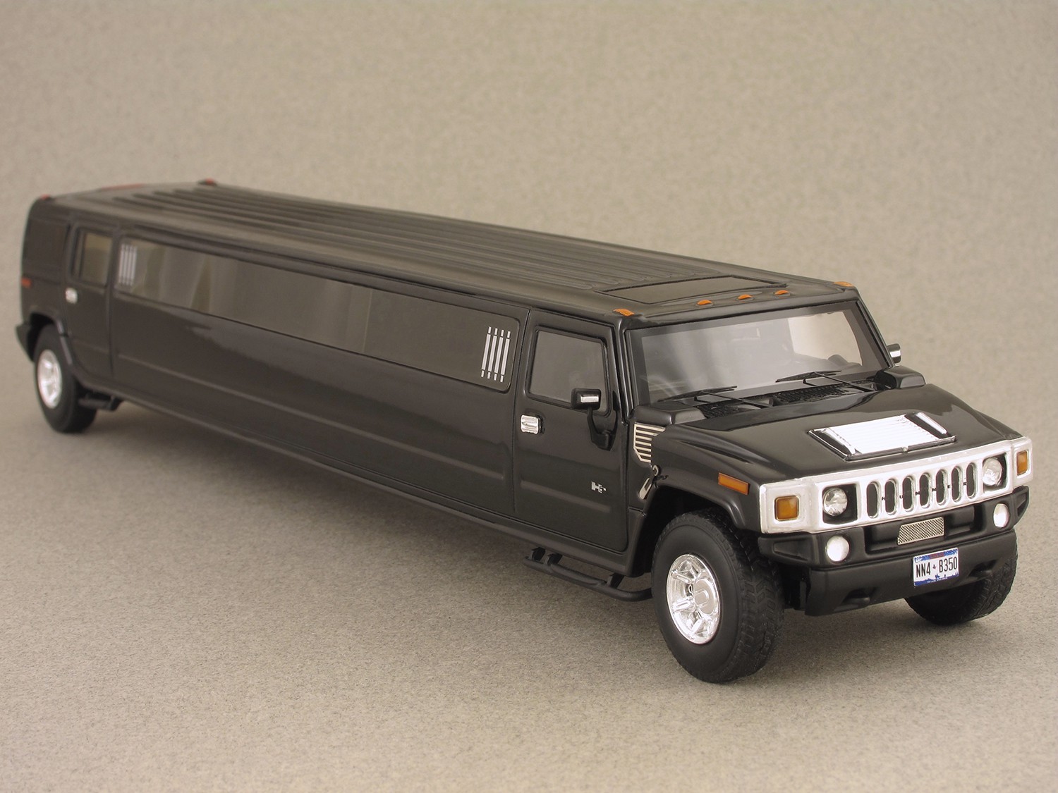 Hummer H2 stretch limousine (NEO) 1:43 - Minicarweb