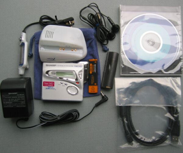 SHARP ポータブルMDレコーダー IM-MT880 Sharp IM-MT880 / MD-MT899