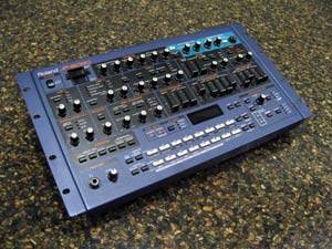 アナログライクなシンセサイザー！中古商品のご案内 ROLAND JP-8080
