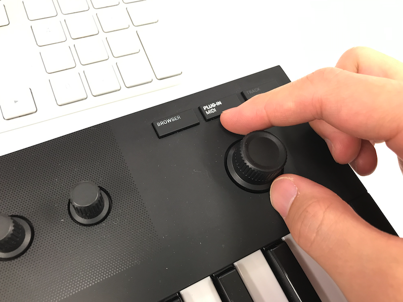 CUTTING EDGE 2019：KOMPLETE KONTROL M32 の豊富な魅力に迫る