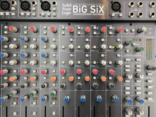 Solid State Logicが16ch デスクトップ ・ミキシング・コンソール “BiG