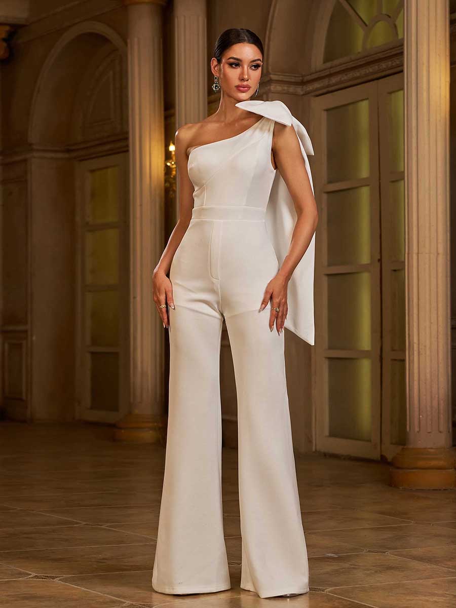 Acka one shoulder point one-piece ivory Acka one shoulder point