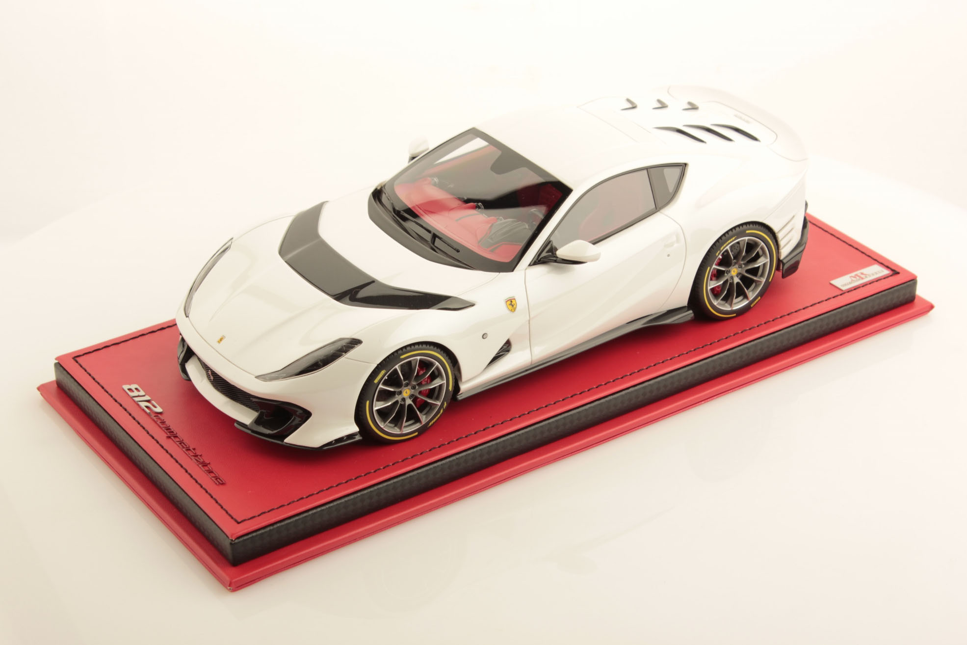 Ferrari 812 Competizione 1:18 | MR Collection Models