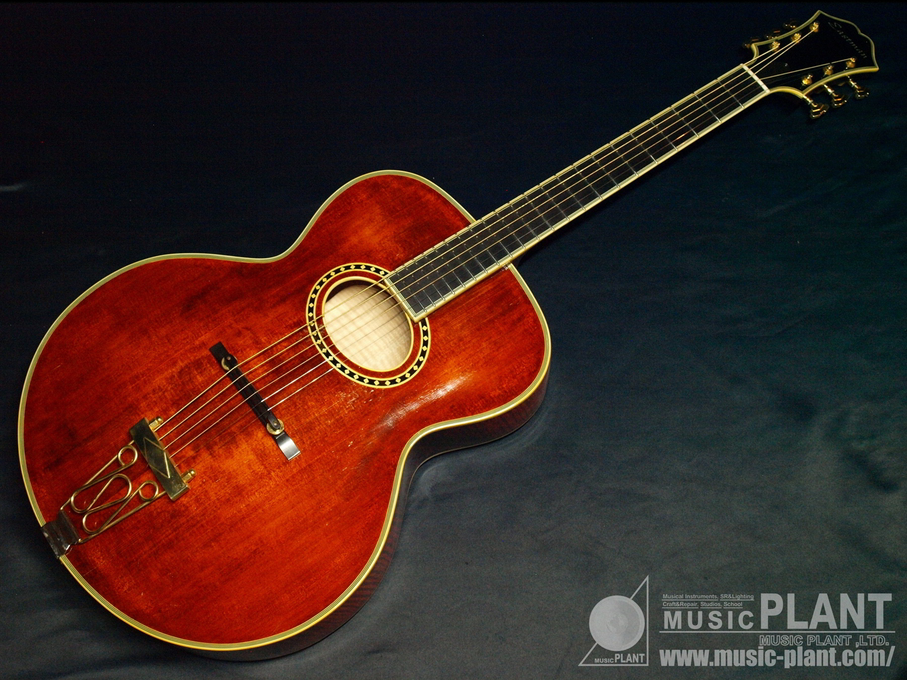EASTMAN アーチトップアコースティックギターAR-800中古品()売却済み