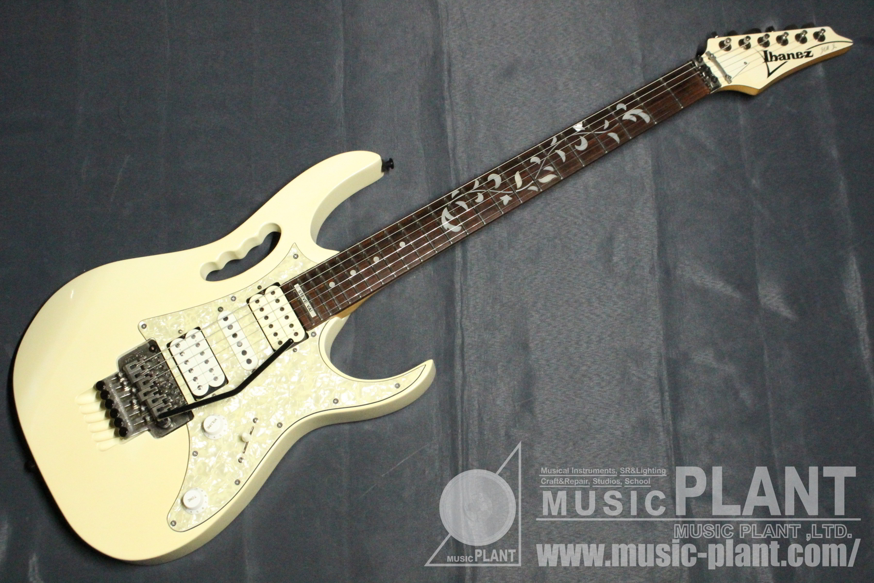 Ibanez JEM555 White Steve Vai シグネチャーモデル Ibanez JEM-555