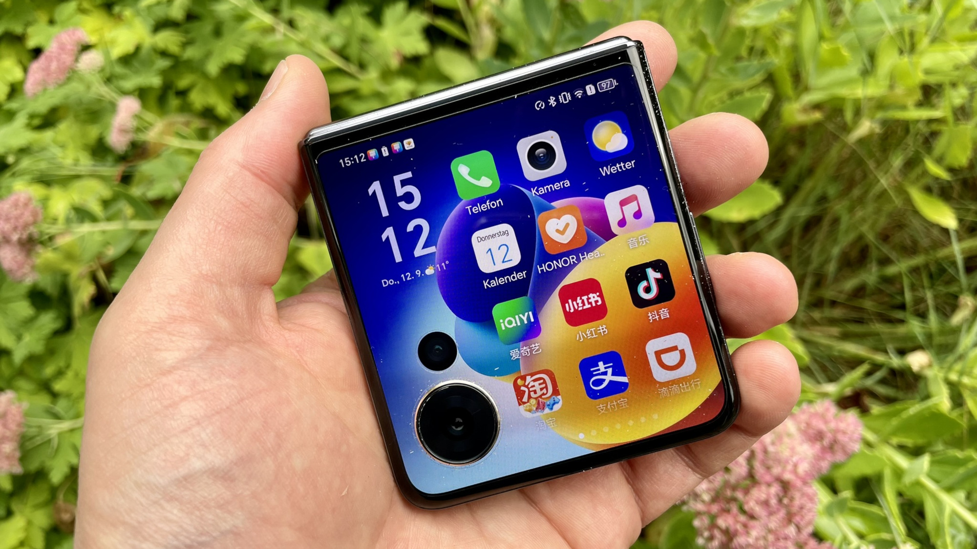 Honor Magic V Flip smartphone review - The slim flip-phone has the