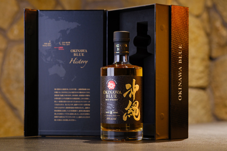Makuakeで1500万を集めた！革新的ライスウイスキー『沖縄BLUE 8年』を