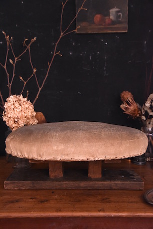 布張り型のアイロン台 イギリス