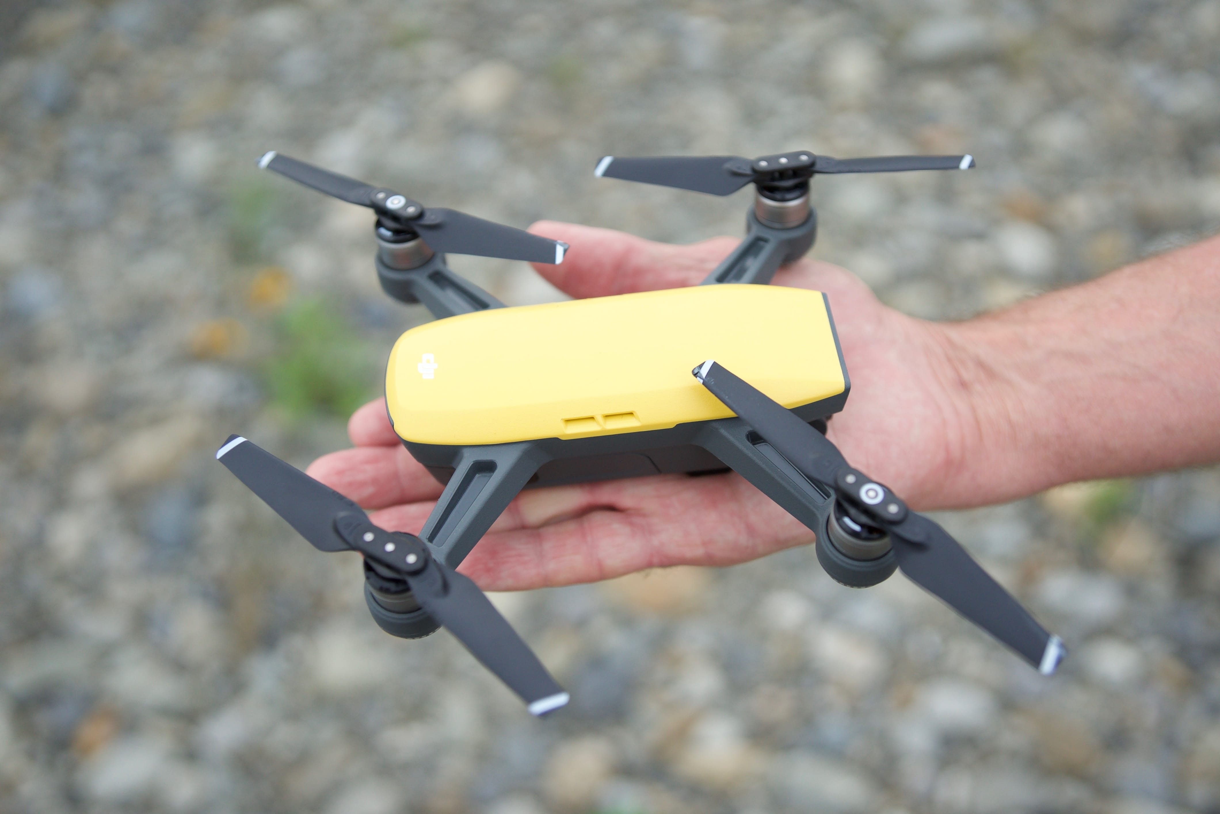 ドローン DJI Spark フルセット（黄色） ドローン DJI Spark フル