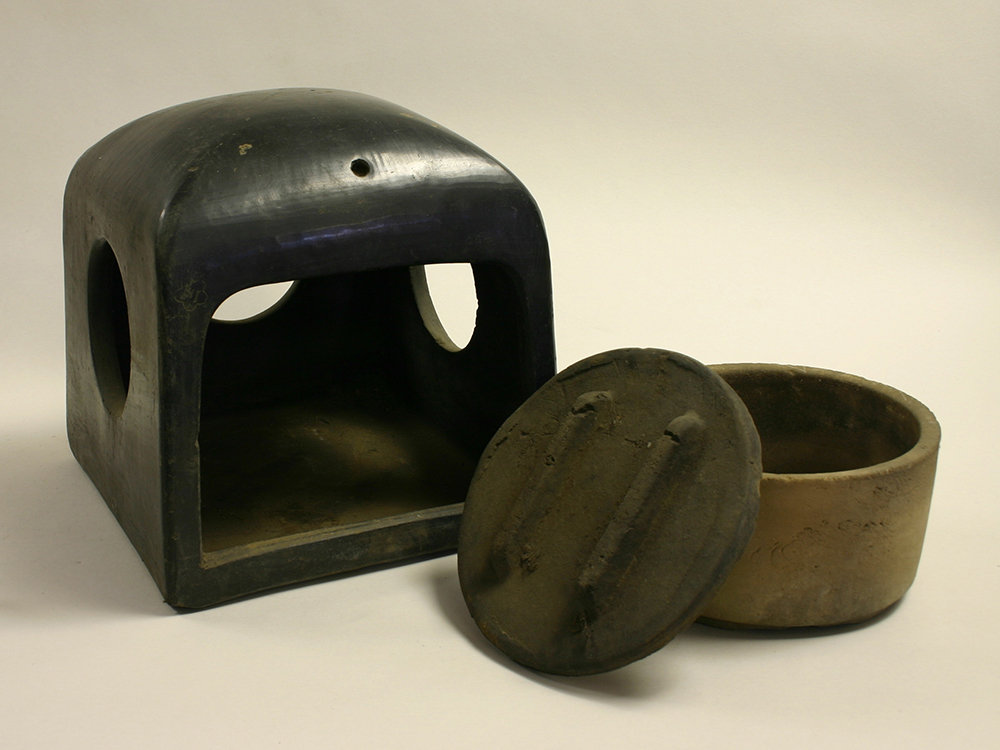 割引 行火 豆炭あんか 鋳物 鉄 古道具 当時物 ガーデンオブジェにも