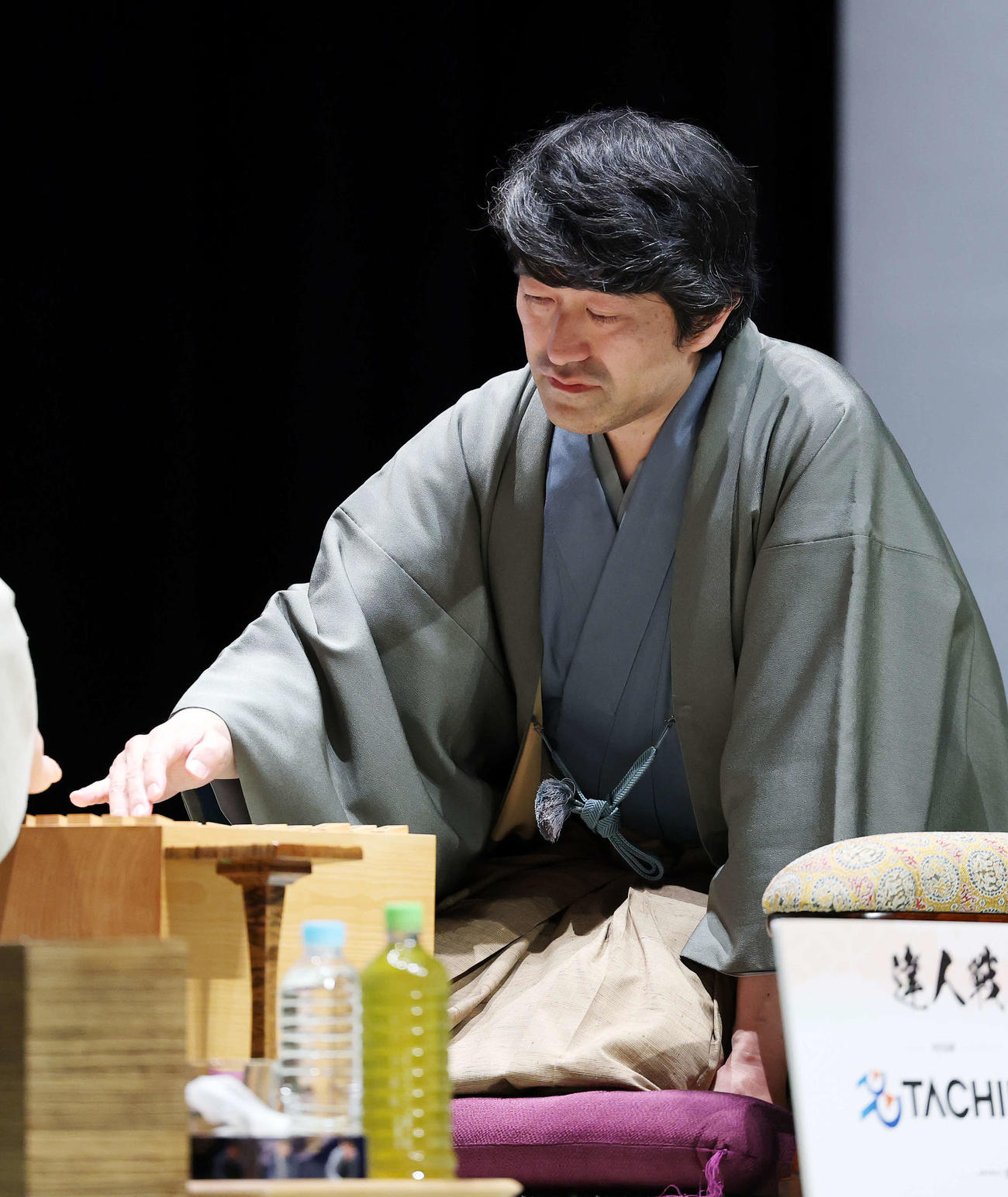 将棋】羽生善治九段との永世名人対決制して森内俊之九段が初優勝「ツキ