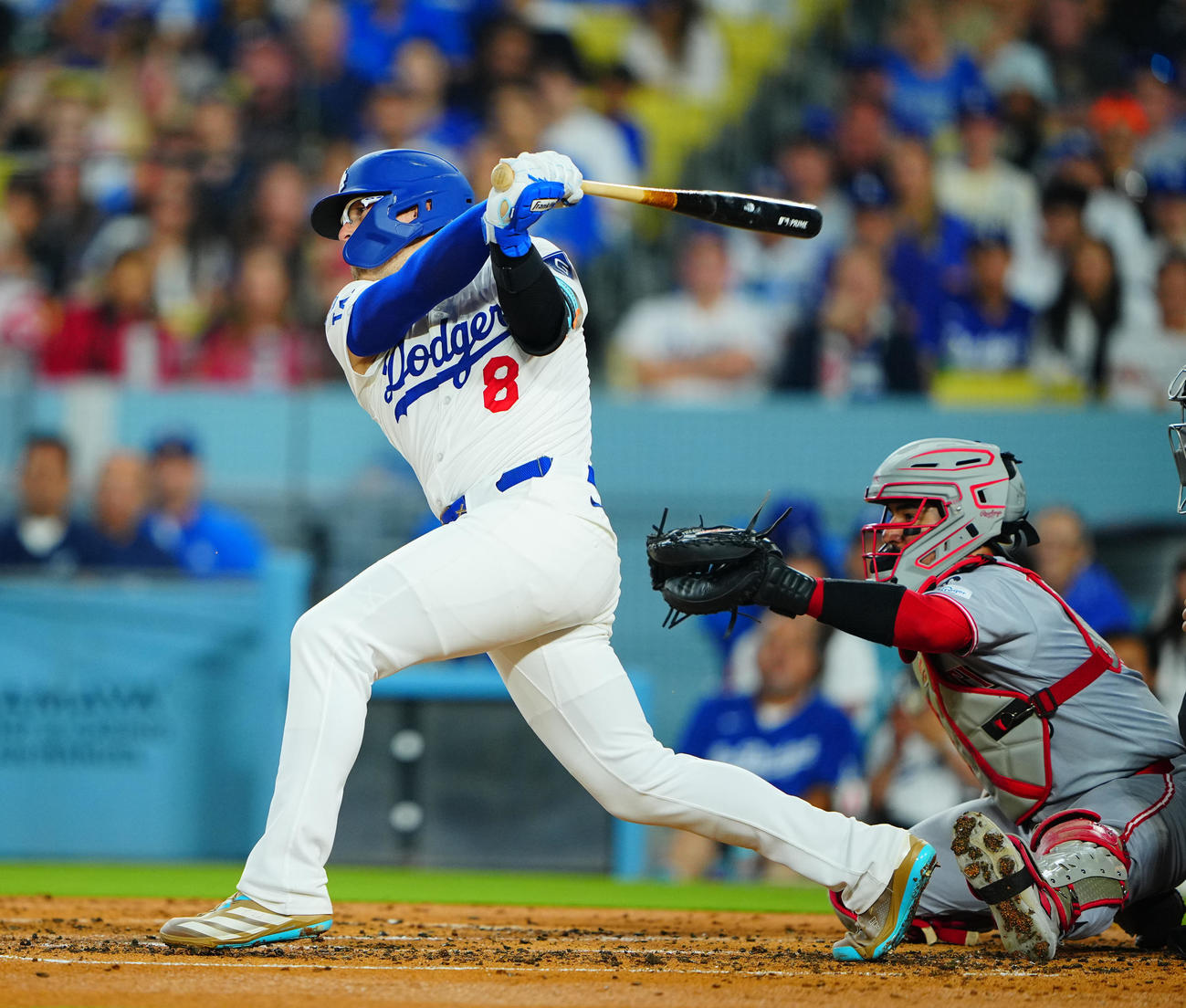 大天使」「かわいすぎ」ドジャース、キケ・ヘルナンデス長女、始球式