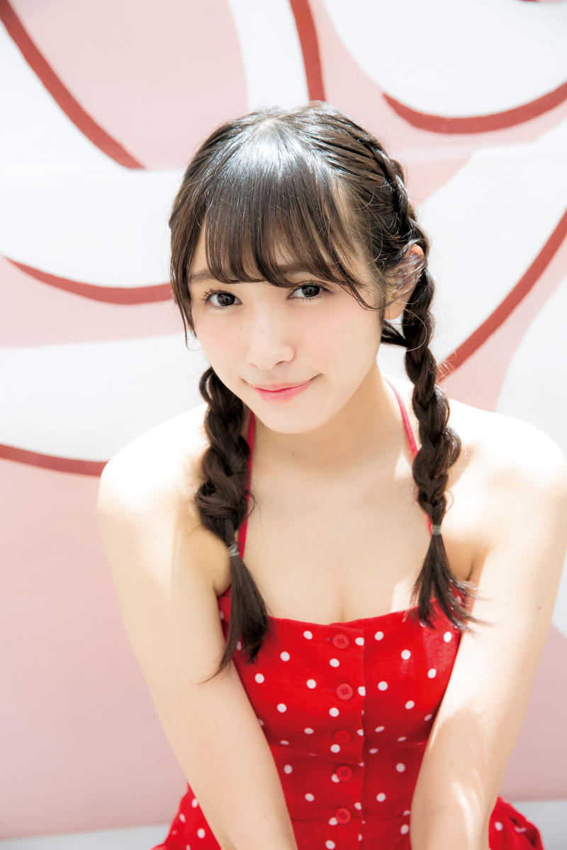 欅坂 渡辺梨加の写真集、発売即重版 初の水着姿も - 乃木坂46 : 日刊