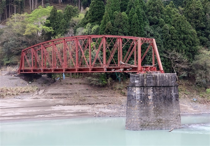 球磨川第一橋梁 鉄道橋の建設 モノクロ写真 ① 球磨川第一橋梁 鉄道橋