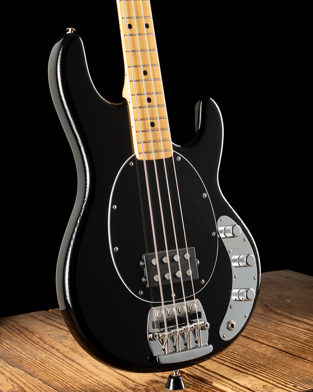Music Man Retro '70s StingRay 4 - Black