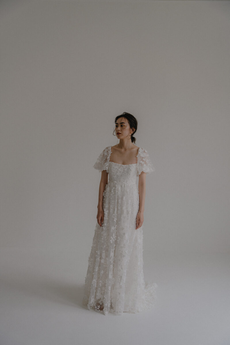 BHLDN 花ベージュ 長袖 ウェディングドレス BHLDN 花ベージュ 長袖