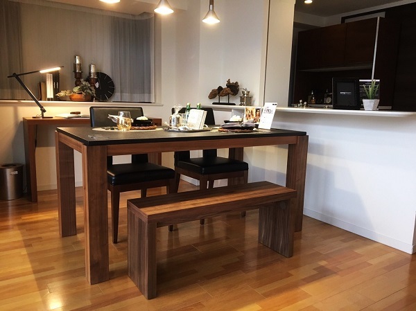 songdream(ソングドリーム)からシンプルなデザインのコンソールテーブル！