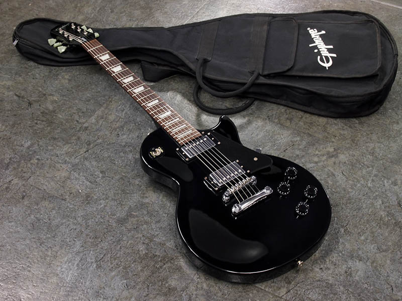 薄いボディを採用したレスポール・スタジオが入荷しました。状態の良い