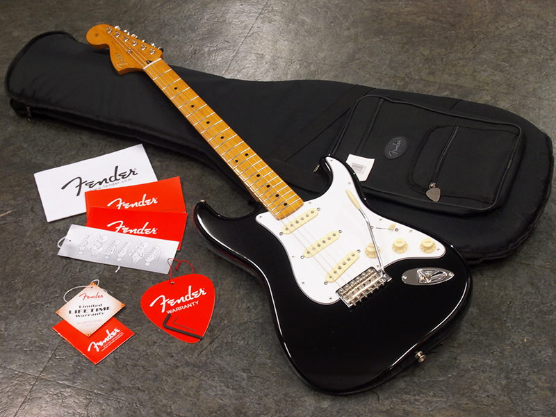 Fender Mexico Jimi Hendrix Stratocaster®, Maple Fingerboard, Black