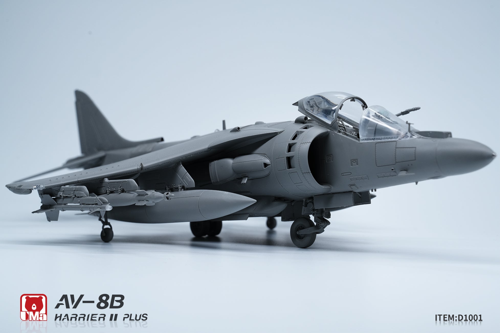 三連休特価！】UM aモデル1/48 AV-8B ハリアーII PLUS 三連休特価