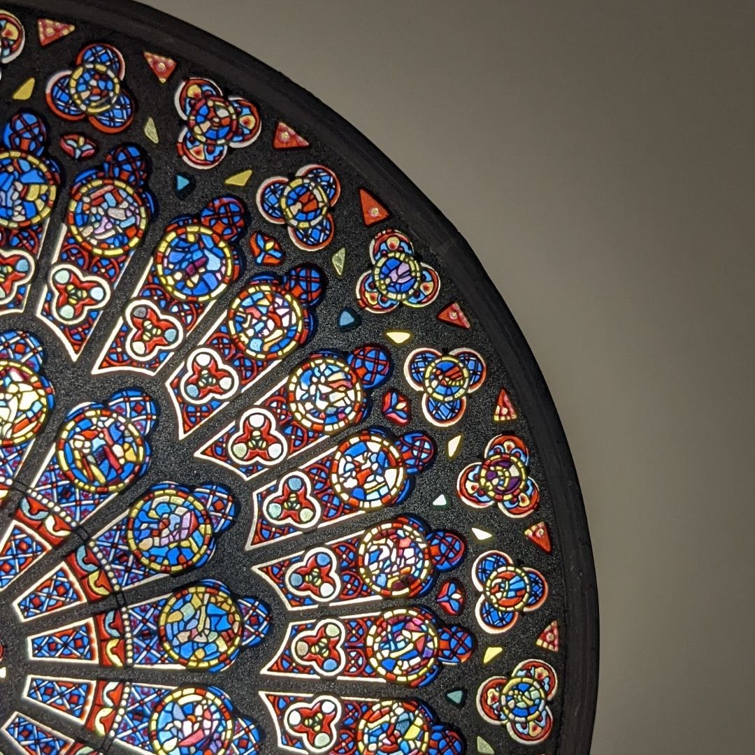 ノートルダム大聖堂 ステンドグラス 北のバラ窓 グラスマスターズ社