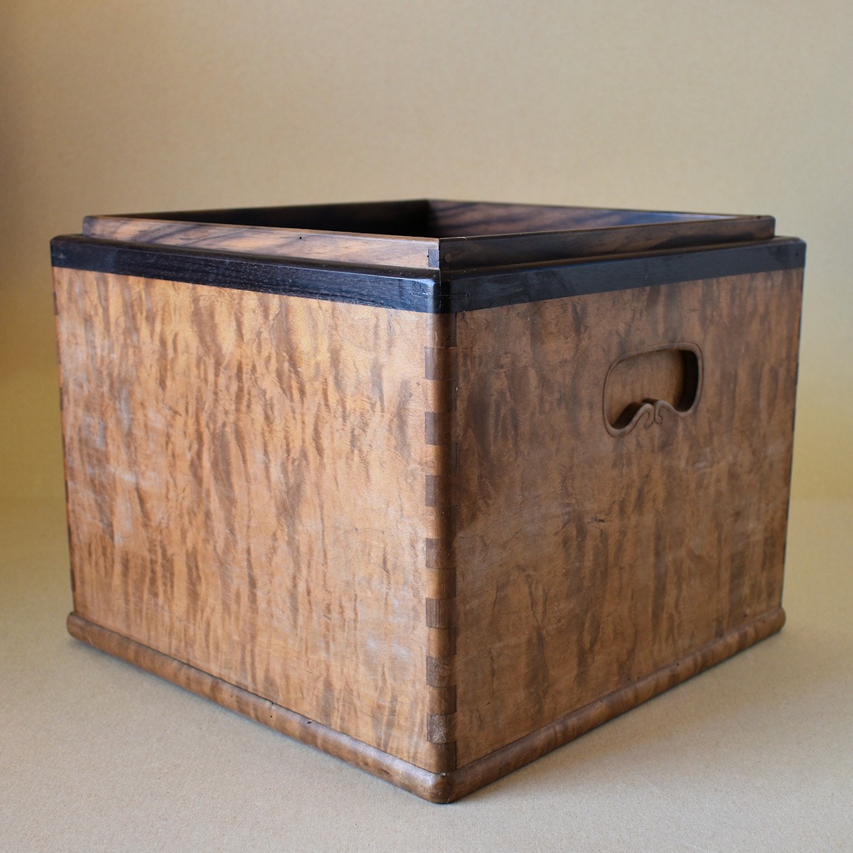 火鉢と炭道具の販売 骨董 斎明堂 / 木製火鉢（中型）