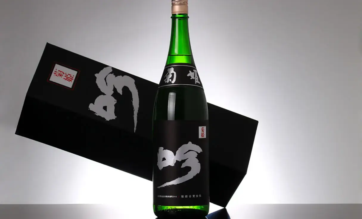 菊姫 黒吟 1.8L | 菊姫（菊姫合資会社） | 酒専門店鍵や