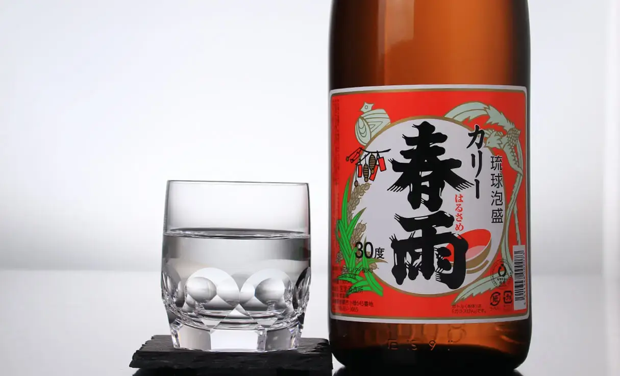春雨 カリー 30度 1.8L | 宮里酒造所 | 酒専門店鍵や