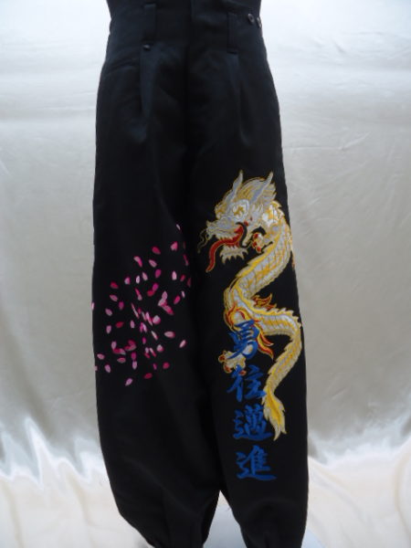 卒ラン刺繍 黒ニッカパンツへの龍1の刺しゅう | 特攻服、学ランの刺繍
