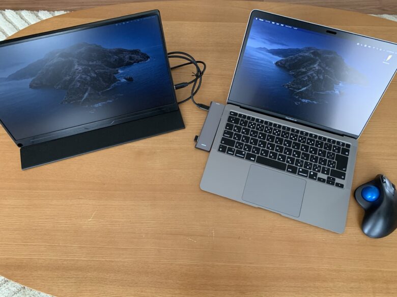 MacBookAir M1とモバイルモニターで作業効率が上がるデスク周りを