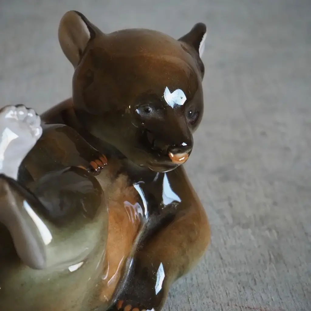 ヴィンテージフィギュリン 熊B 旧ソビエト LOMONOSOV(ロモノーソフ