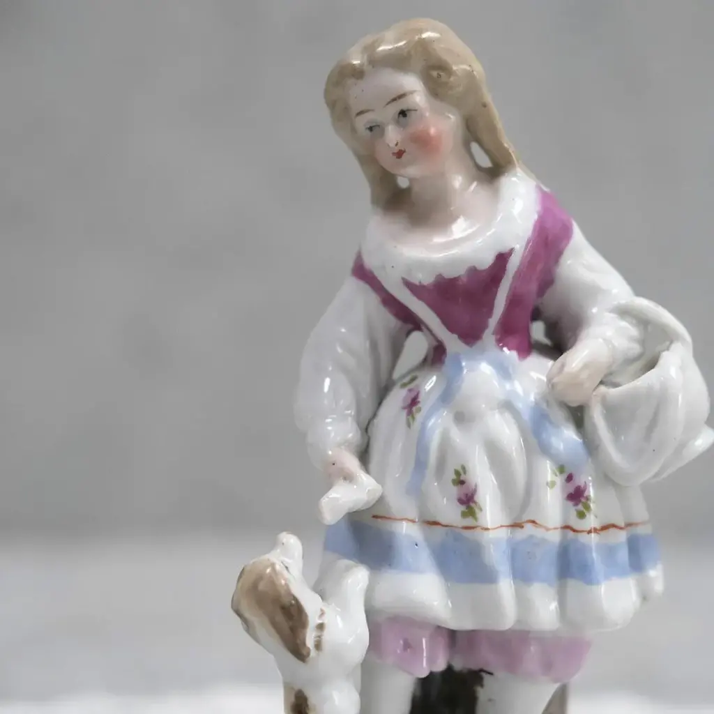 ドレスデンvolkstedt(フォルクシュテット)レース人形フィギュリン 陶器