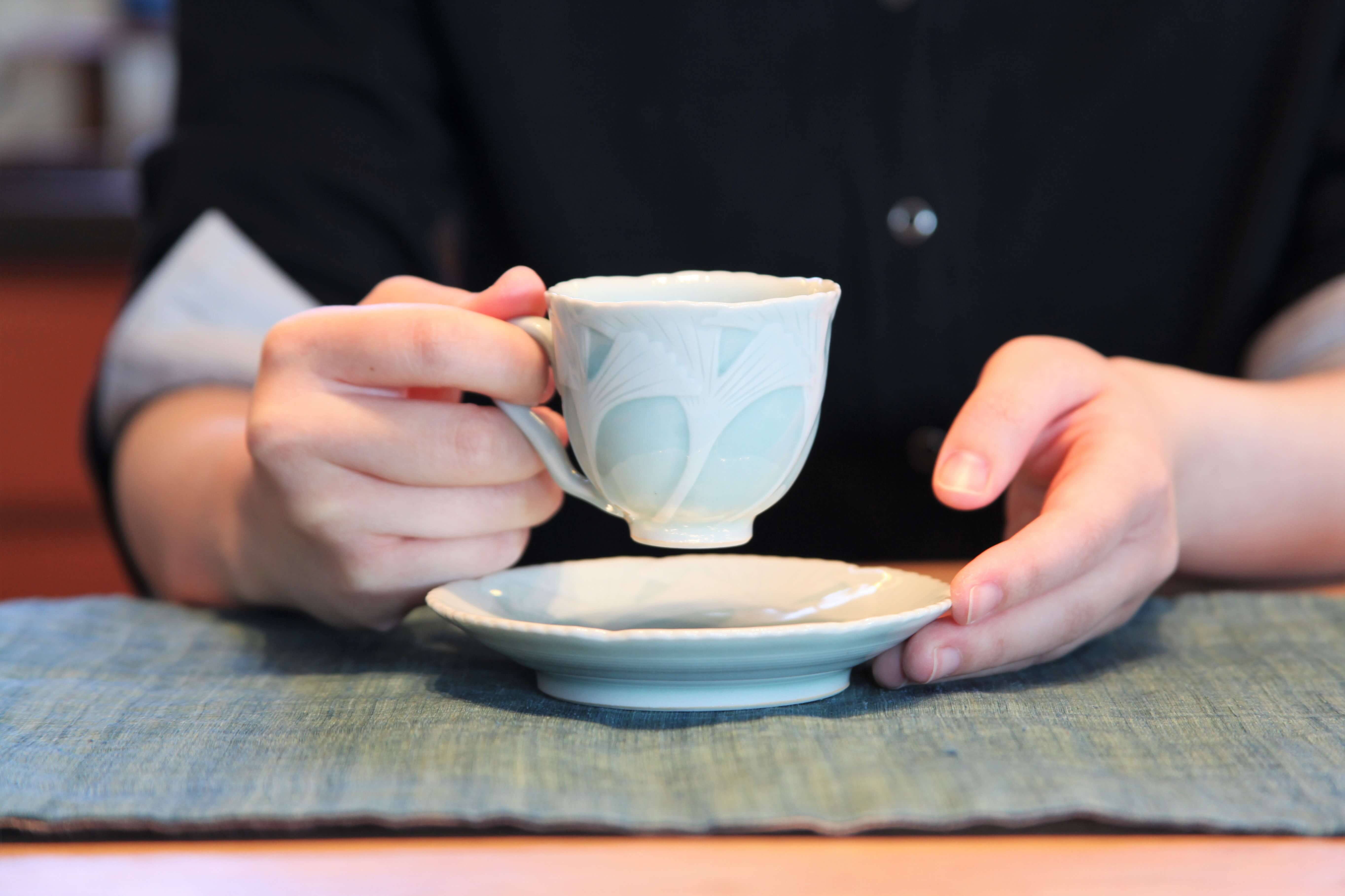 九谷焼作家池島保雄作 青白瓷花入れ 【共箱】【共布】【陶歴】 九谷焼作家