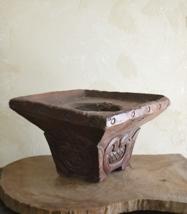 プリミティブな木彫オブジェ 木臼 Antique Sam's Collection
