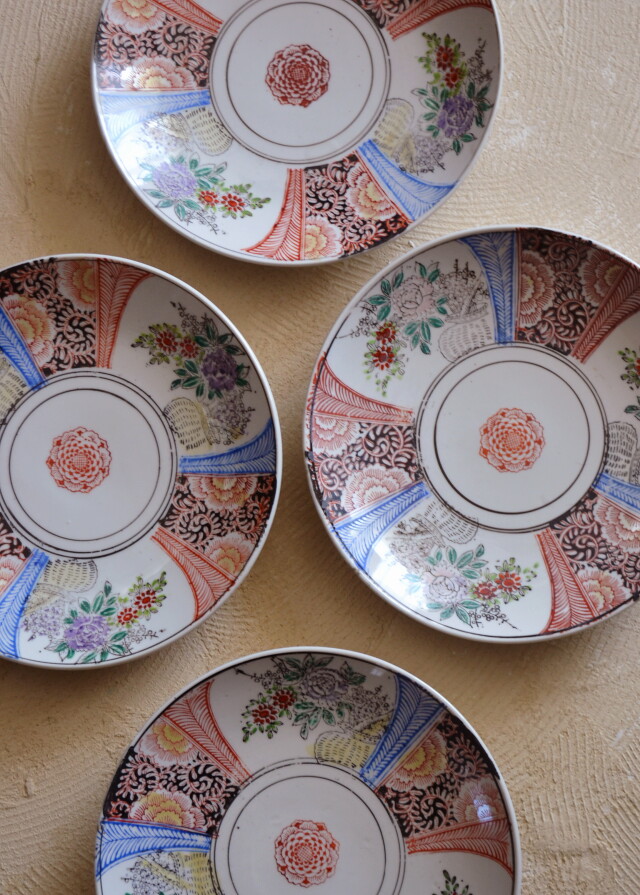 色絵印判花籠.唐草紋8寸皿 一枚 色絵皿Antique Sam's Collection